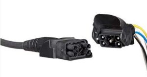 02_connettori_per_auto_elettriche_underhood